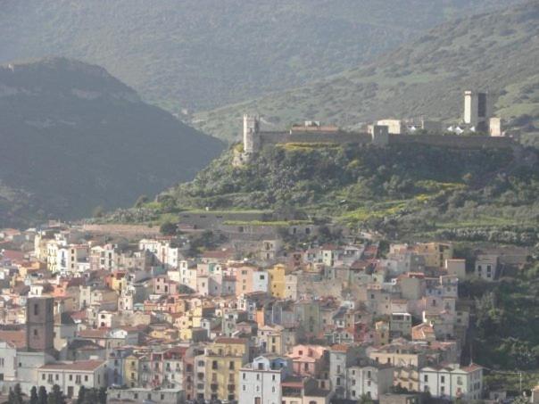 Corte Fiorita Albergo Diffuso Bosa Exterior photo