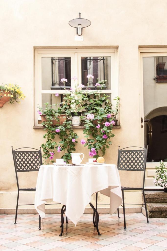 Corte Fiorita Albergo Diffuso Bosa Exterior photo